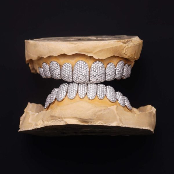 10 on 10 VVS Moissanite Prong Diamond Grillz - Image 3