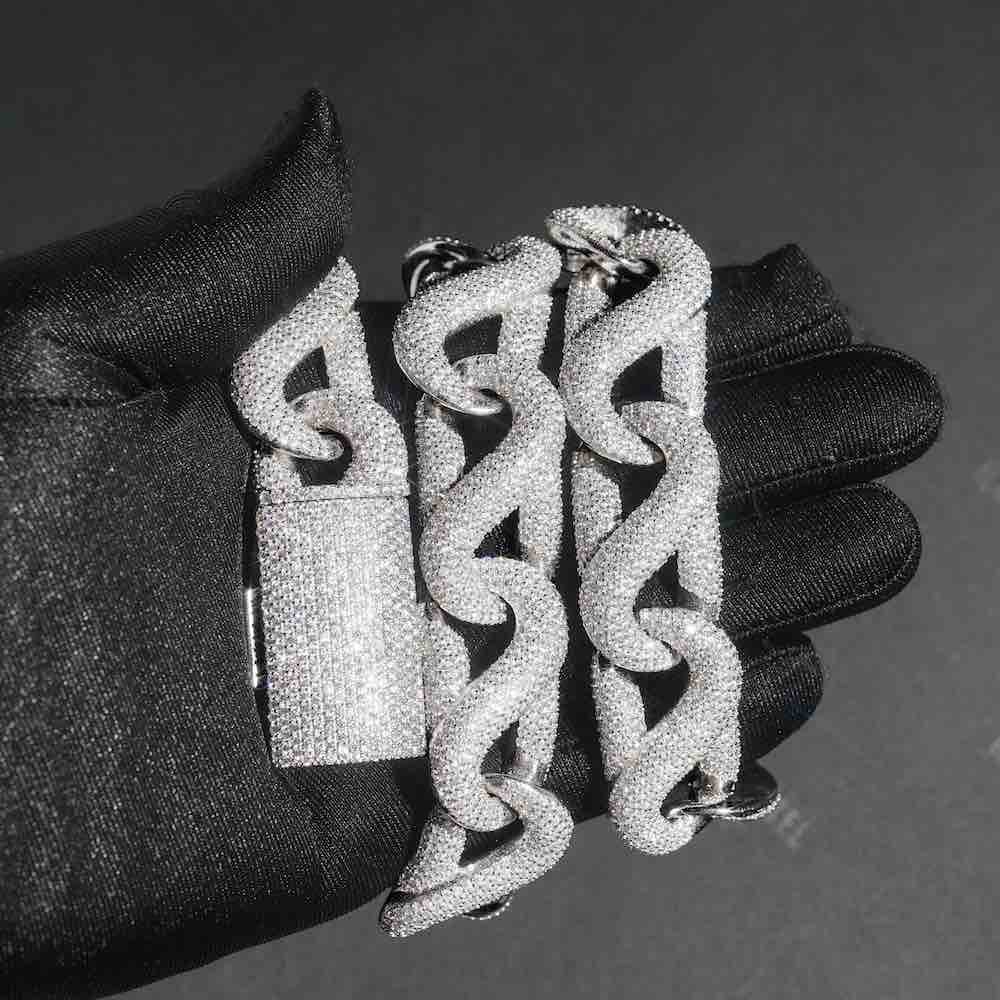 20MM Iced Out Paper Clip Infinity Chain 14K Gold - Image 3