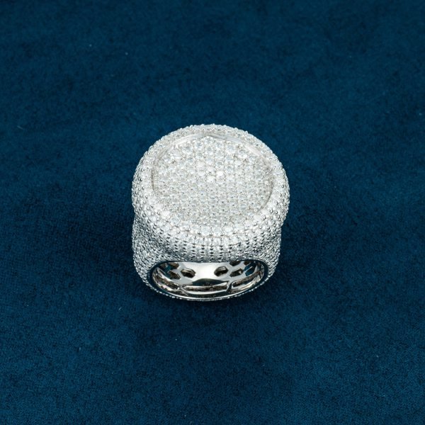 Moissanite Circle-Shaped Signet Ring 14K Gold - Image 4
